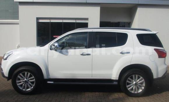 Acheter Occasion Voiture Isuzu MU-X Blanc à Chingola, Zambie Acheter Occasion Voiture Isuzu MU-X Blanc à Chingola, Zambie