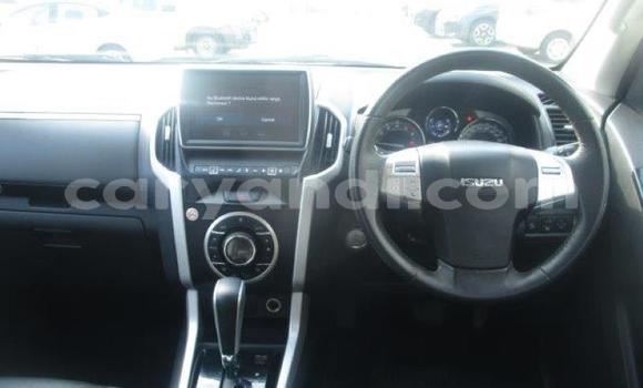 Acheter Occasion Voiture Isuzu MU-X Blanc à Chingola, Zambie Acheter Occasion Voiture Isuzu MU-X Blanc à Chingola, Zambie