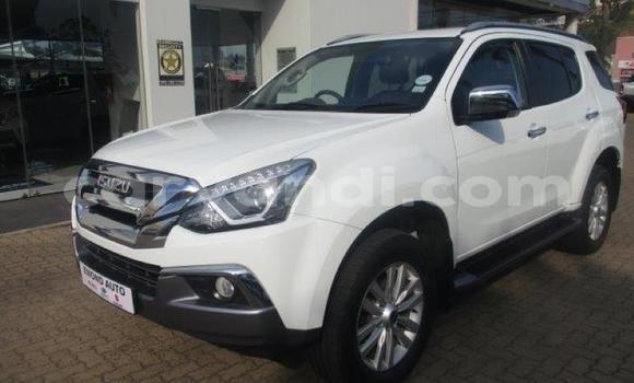 Acheter Occasion Voiture Isuzu MU-X Blanc à Chingola, Zambie Acheter Occasion Voiture Isuzu MU-X Blanc à Chingola, Zambie