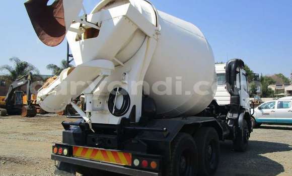 Acheter Occasion Utilitaire Mercedes–Benz 2628 Blanc à Lusaka, Zambie Acheter Occasion Utilitaire Mercedes–Benz 2628 Blanc à Lusaka, Zambie