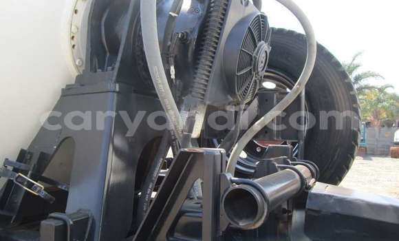 Acheter Occasion Utilitaire Mercedes–Benz 2628 Blanc à Lusaka, Zambie Acheter Occasion Utilitaire Mercedes–Benz 2628 Blanc à Lusaka, Zambie