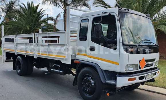 Buy Used Isuzu FTR 850 White Truck in Lusaka in Zambia