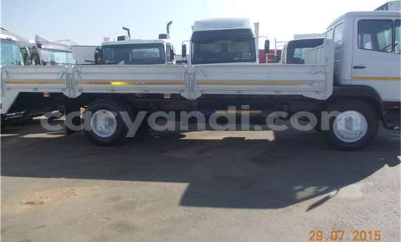 Tenga Tsaru Mercedes–Benz 1317 Chena Rori in Lusaka in Zambia Tenga Tsaru Mercedes–Benz 1317 Chena Rori in Lusaka in Zambia