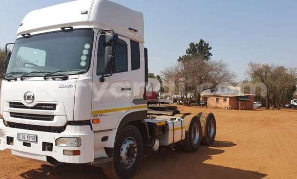 Acheter Occasion Utilitaire Nissan UD Blanc à Lusaka, Zambie Acheter Occasion Utilitaire Nissan UD Blanc à Lusaka, Zambie