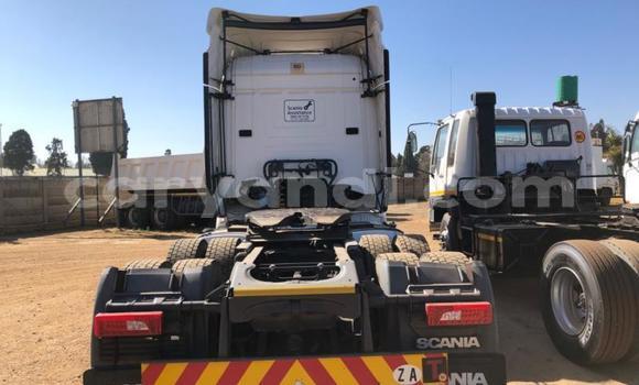 Acheter Occasion Utilitaire Scania R420 Blanc à Lusaka, Zambie Acheter Occasion Utilitaire Scania R420 Blanc à Lusaka, Zambie