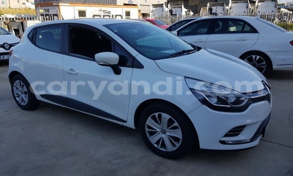 Acheter Occasion Voiture Renault Clio Blanc à Lusaka, Zambie Acheter Occasion Voiture Renault Clio Blanc à Lusaka, Zambie