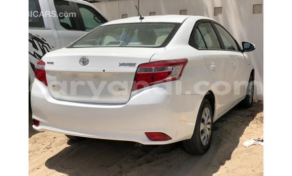 Nunua Imported Toyota Yaris Nyeupe Gari ndani ya Import - Dubai nchini Zambia Nunua Imported Toyota Yaris Nyeupe Gari ndani ya Import - Dubai nchini Zambia