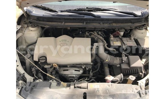 Nunua Imported Toyota Yaris Nyeupe Gari ndani ya Import - Dubai nchini Zambia Nunua Imported Toyota Yaris Nyeupe Gari ndani ya Import - Dubai nchini Zambia