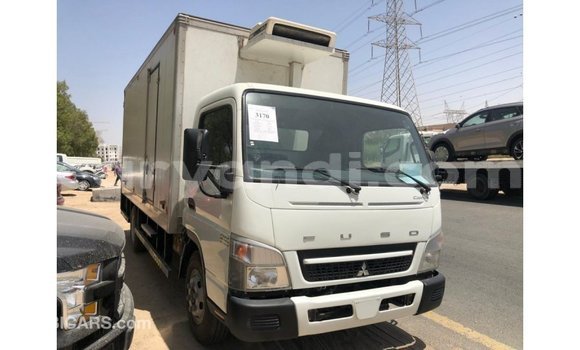 Nunua Imported Mitsubishi Fuso Nyeupe Lori ndani ya Import - Dubai nchini Zambia Nunua Imported Mitsubishi Fuso Nyeupe Lori ndani ya Import - Dubai nchini Zambia
