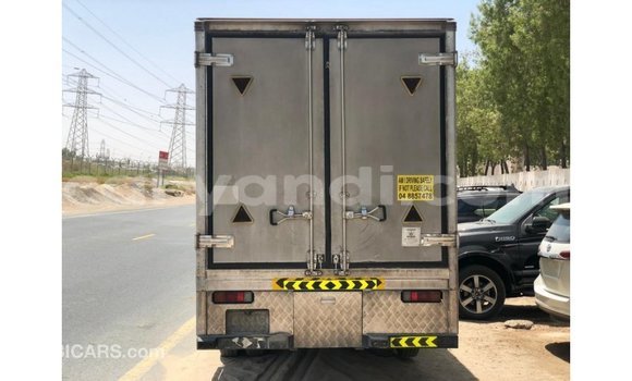 Nunua Imported Mitsubishi Fuso Nyeupe Lori ndani ya Import - Dubai nchini Zambia Nunua Imported Mitsubishi Fuso Nyeupe Lori ndani ya Import - Dubai nchini Zambia