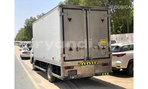 Nunua Imported Mitsubishi Fuso Nyeupe Lori ndani ya Import - Dubai nchini Zambia Nunua Imported Mitsubishi Fuso Nyeupe Lori ndani ya Import - Dubai nchini Zambia