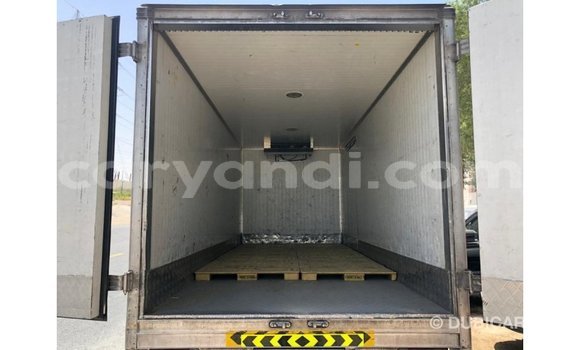 Nunua Imported Mitsubishi Fuso Nyeupe Lori ndani ya Import - Dubai nchini Zambia Nunua Imported Mitsubishi Fuso Nyeupe Lori ndani ya Import - Dubai nchini Zambia