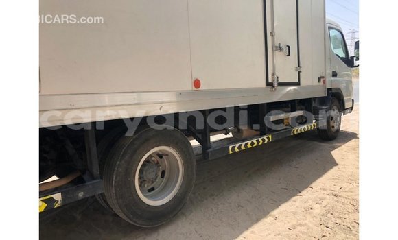 Nunua Imported Mitsubishi Fuso Nyeupe Lori ndani ya Import - Dubai nchini Zambia Nunua Imported Mitsubishi Fuso Nyeupe Lori ndani ya Import - Dubai nchini Zambia