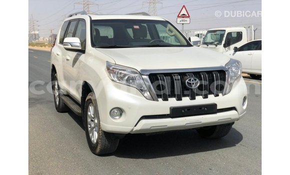 Acheter Import Voiture Toyota Prado Blanc à Import - Dubai, Zambie Acheter Import Voiture Toyota Prado Blanc à Import - Dubai, Zambie