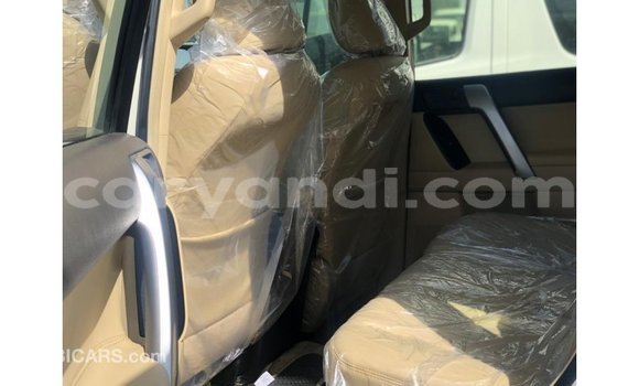 Acheter Import Voiture Toyota Prado Blanc à Import - Dubai, Zambie Acheter Import Voiture Toyota Prado Blanc à Import - Dubai, Zambie