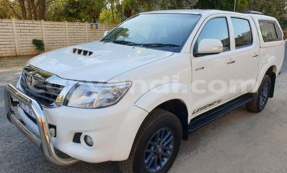 Buy Used Toyota Hilux White Car in Livingstone in Zambia