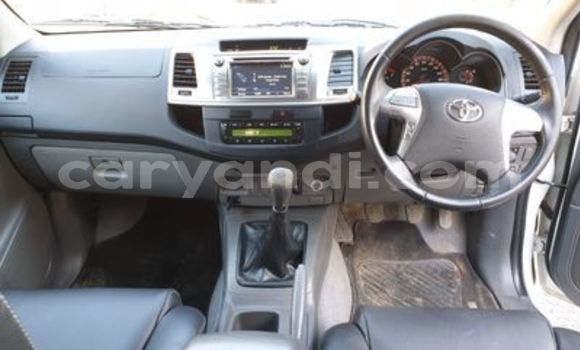 Acheter Occasion Voiture Toyota Hilux Blanc à Livingstone, Zambie Acheter Occasion Voiture Toyota Hilux Blanc à Livingstone, Zambie