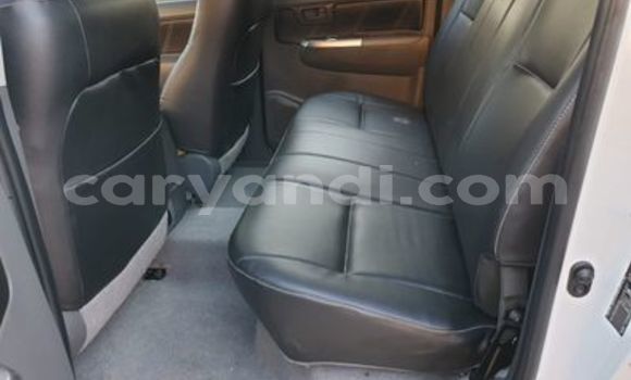 Acheter Occasion Voiture Toyota Hilux Blanc à Livingstone, Zambie Acheter Occasion Voiture Toyota Hilux Blanc à Livingstone, Zambie
