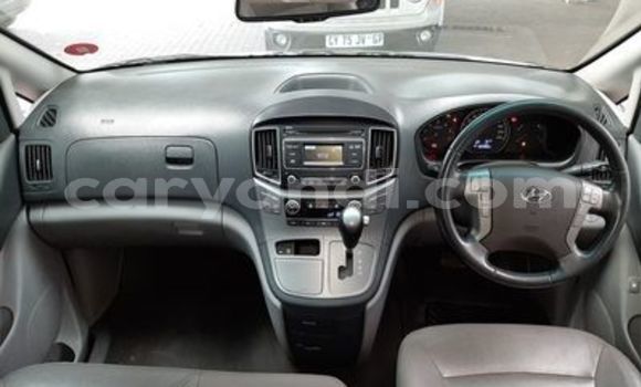 Acheter Occasion Voiture Hyundai H1 Blanc à Livingstone, Zambie Acheter Occasion Voiture Hyundai H1 Blanc à Livingstone, Zambie