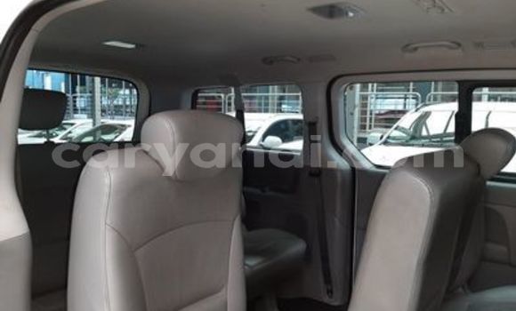 Acheter Occasion Voiture Hyundai H1 Blanc à Livingstone, Zambie Acheter Occasion Voiture Hyundai H1 Blanc à Livingstone, Zambie