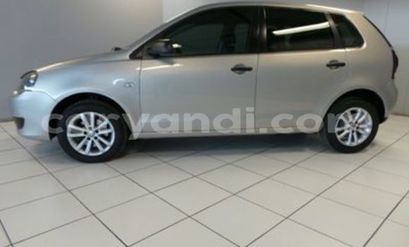 Nunua Ilio tumika Volkswagen Polo Fedha Gari ndani ya Livingstone nchini Zambia Nunua Ilio tumika Volkswagen Polo Fedha Gari ndani ya Livingstone nchini Zambia