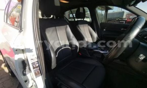 Acheter Occasion Voiture BMW 1–Series Blanc à Chipata, Zambie Acheter Occasion Voiture BMW 1–Series Blanc à Chipata, Zambie