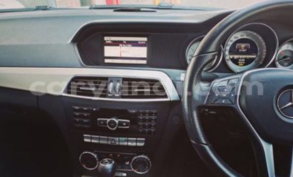 Acheter Occasion Voiture Mercedes‒Benz C–Class Blanc à Livingstone, Zambie Acheter Occasion Voiture Mercedes‒Benz C–Class Blanc à Livingstone, Zambie