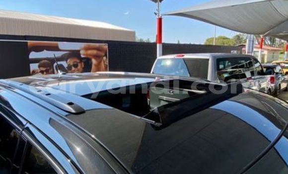 Acheter Occasion Voiture Jeep Grand Cherokee SRT8 Noir à Livingstone, Zambie Acheter Occasion Voiture Jeep Grand Cherokee SRT8 Noir à Livingstone, Zambie