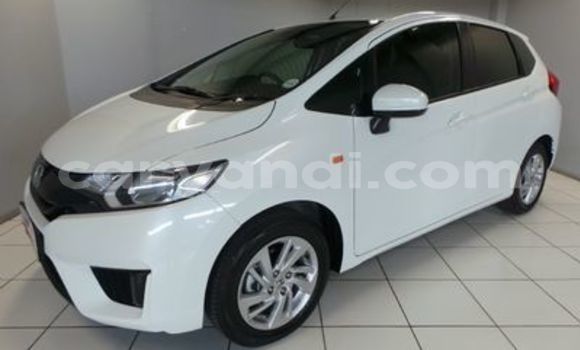 Buy Used Honda FIT White Car in Chipata in Zambia Buy Used Honda FIT White Car in Chipata in Zambia