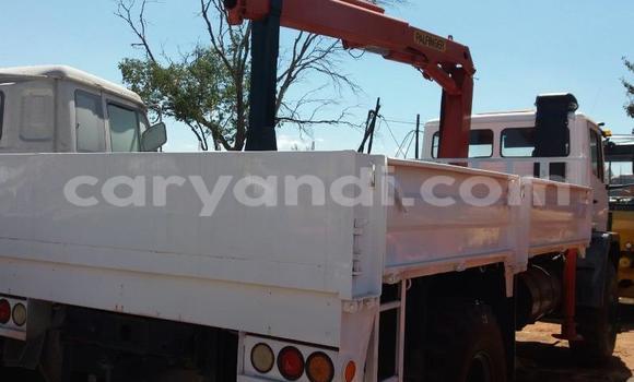 Acheter Occasion Utilitaire Mercedes–Benz Truck Blanc à Chingola, Zambie Acheter Occasion Utilitaire Mercedes–Benz Truck Blanc à Chingola, Zambie