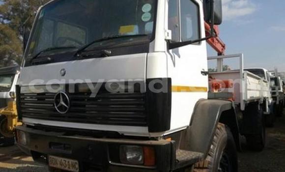 Acheter Occasion Utilitaire Mercedes–Benz Truck Blanc à Chingola, Zambie Acheter Occasion Utilitaire Mercedes–Benz Truck Blanc à Chingola, Zambie