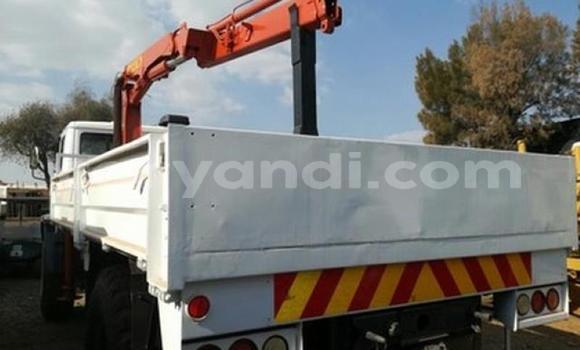 Acheter Occasion Utilitaire Mercedes–Benz Truck Blanc à Chingola, Zambie Acheter Occasion Utilitaire Mercedes–Benz Truck Blanc à Chingola, Zambie