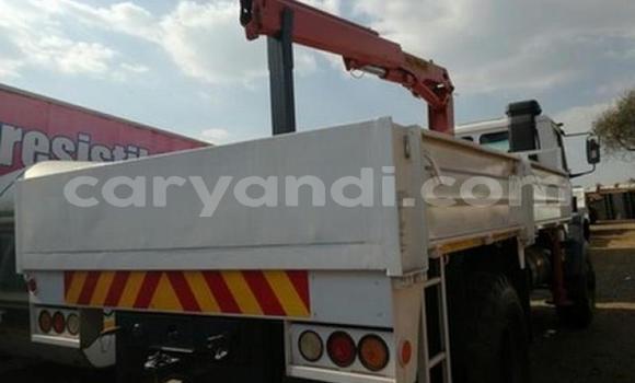 Acheter Occasion Utilitaire Mercedes–Benz Truck Blanc à Chingola, Zambie Acheter Occasion Utilitaire Mercedes–Benz Truck Blanc à Chingola, Zambie