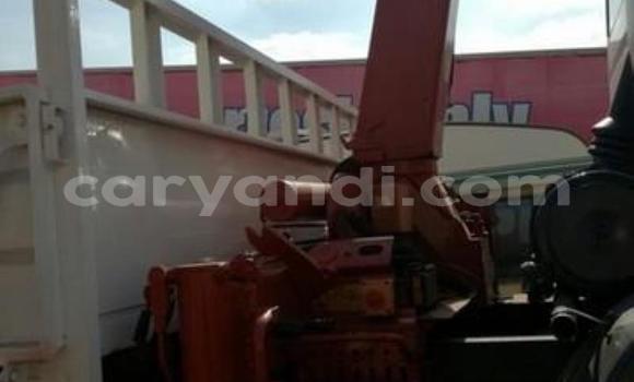 Acheter Occasion Utilitaire Mercedes–Benz Truck Blanc à Chingola, Zambie Acheter Occasion Utilitaire Mercedes–Benz Truck Blanc à Chingola, Zambie