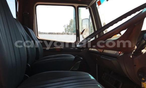 Acheter Occasion Utilitaire Mercedes–Benz Truck Blanc à Chingola, Zambie Acheter Occasion Utilitaire Mercedes–Benz Truck Blanc à Chingola, Zambie
