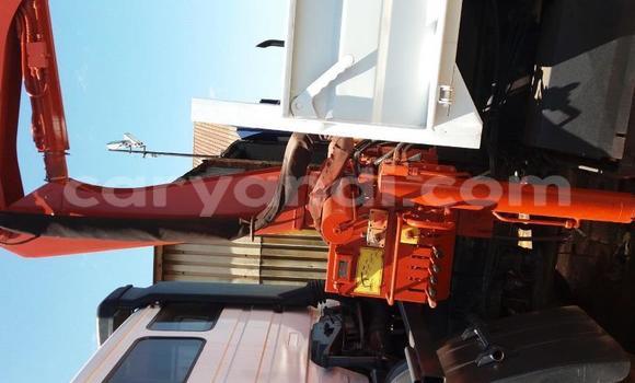Acheter Occasion Utilitaire Mercedes–Benz Truck Blanc à Chingola, Zambie Acheter Occasion Utilitaire Mercedes–Benz Truck Blanc à Chingola, Zambie