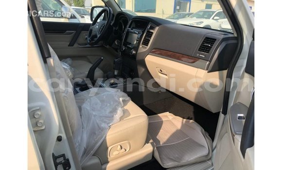 Buy Import Mitsubishi Pajero Black Car in Import - Dubai in Zambia Buy Import Mitsubishi Pajero Black Car in Import - Dubai in Zambia
