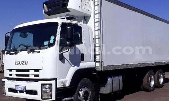 Buy Used Isuzu FTR 850 White Truck in Chipata in Zambia Buy Used Isuzu FTR 850 White Truck in Chipata in Zambia