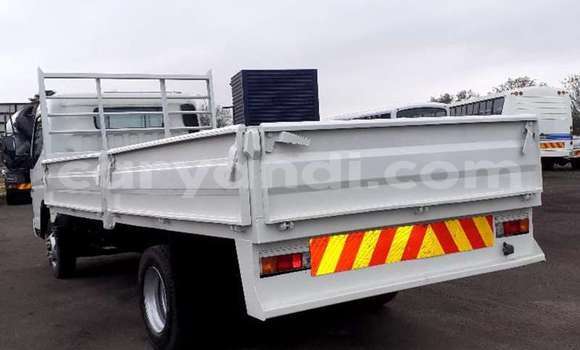 Acheter Occasion Utilitaire Mitsubishi Fuso Blanc à Lusaka, Zambie Acheter Occasion Utilitaire Mitsubishi Fuso Blanc à Lusaka, Zambie