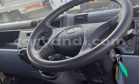 Acheter Occasion Utilitaire Mitsubishi Fuso Blanc à Lusaka, Zambie Acheter Occasion Utilitaire Mitsubishi Fuso Blanc à Lusaka, Zambie