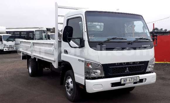 Acheter Occasion Utilitaire Mitsubishi Fuso Blanc à Lusaka, Zambie Acheter Occasion Utilitaire Mitsubishi Fuso Blanc à Lusaka, Zambie