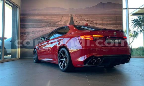 Acheter Neuf Voiture Alfa Romeo Giulia Rouge à Lusaka, Zambie Acheter Neuf Voiture Alfa Romeo Giulia Rouge à Lusaka, Zambie