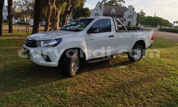 Buy Used Toyota Hilux White Car in Lusaka in Zambia Buy Used Toyota Hilux White Car in Lusaka in Zambia