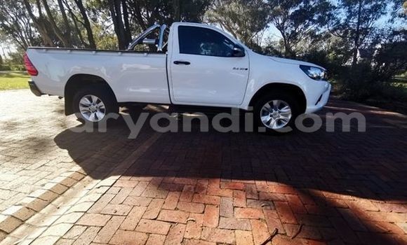 Buy Used Toyota Hilux White Car in Lusaka in Zambia Buy Used Toyota Hilux White Car in Lusaka in Zambia