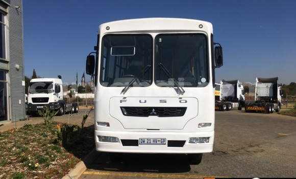 Tenga Tsaru Mercedes‒Benz 190–Series Chena Mota in Chingola in Zambia Tenga Tsaru Mercedes‒Benz 190–Series Chena Mota in Chingola in Zambia
