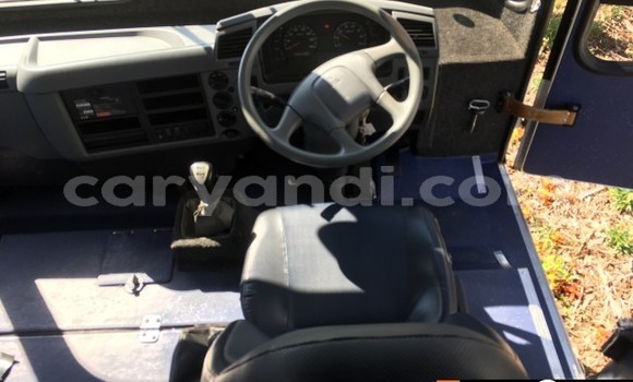 Tenga Tsaru Mercedes‒Benz 190–Series Chena Mota in Chingola in Zambia Tenga Tsaru Mercedes‒Benz 190–Series Chena Mota in Chingola in Zambia