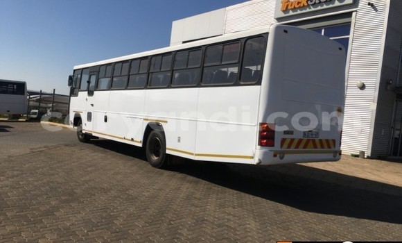 Tenga Tsaru Mercedes‒Benz 190–Series Chena Mota in Chingola in Zambia Tenga Tsaru Mercedes‒Benz 190–Series Chena Mota in Chingola in Zambia