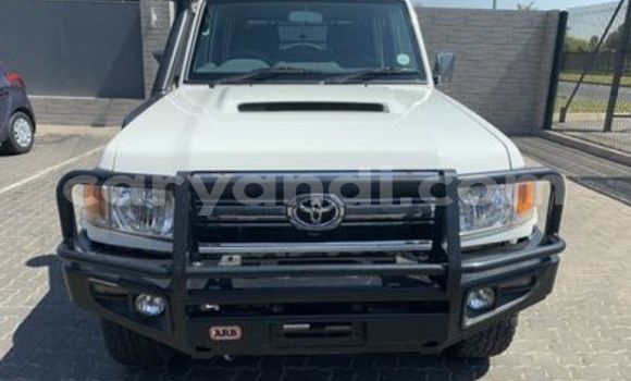 Acheter Occasion Voiture Toyota Land Cruiser Blanc à Chingola, Zambie Acheter Occasion Voiture Toyota Land Cruiser Blanc à Chingola, Zambie