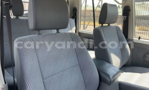 Acheter Occasion Voiture Toyota Land Cruiser Blanc à Chingola, Zambie Acheter Occasion Voiture Toyota Land Cruiser Blanc à Chingola, Zambie
