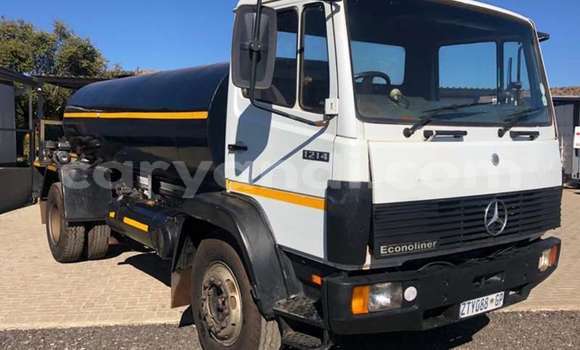 Tenga Tsaru Nissan UD Chena Rori in Lusaka in Zambia Tenga Tsaru Nissan UD Chena Rori in Lusaka in Zambia